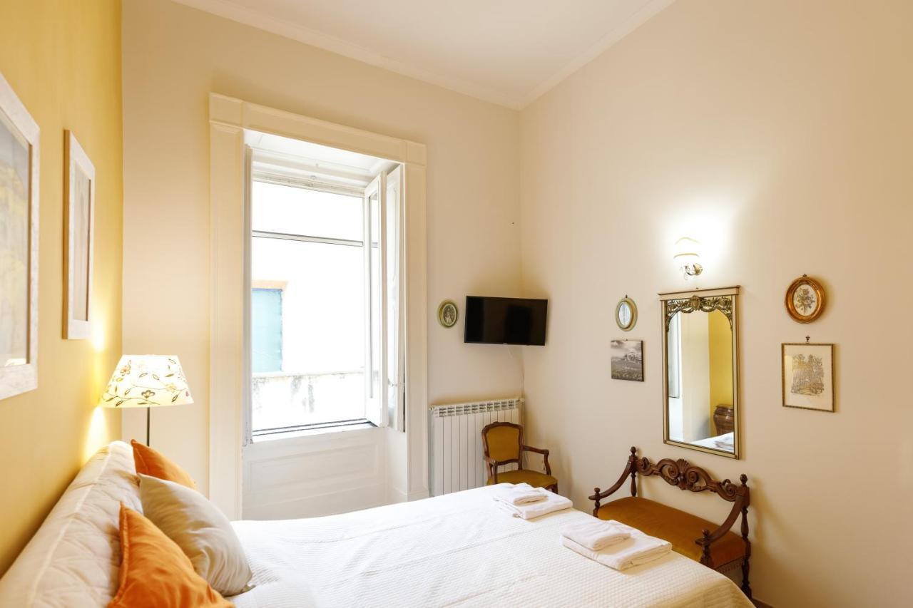 Duomo 77 - In The Heart Of The Historical Center By Elite Villas Napoli Dış mekan fotoğraf