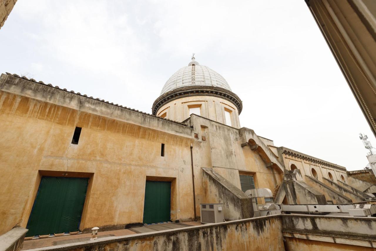 Duomo 77 - In The Heart Of The Historical Center By Elite Villas Napoli Dış mekan fotoğraf